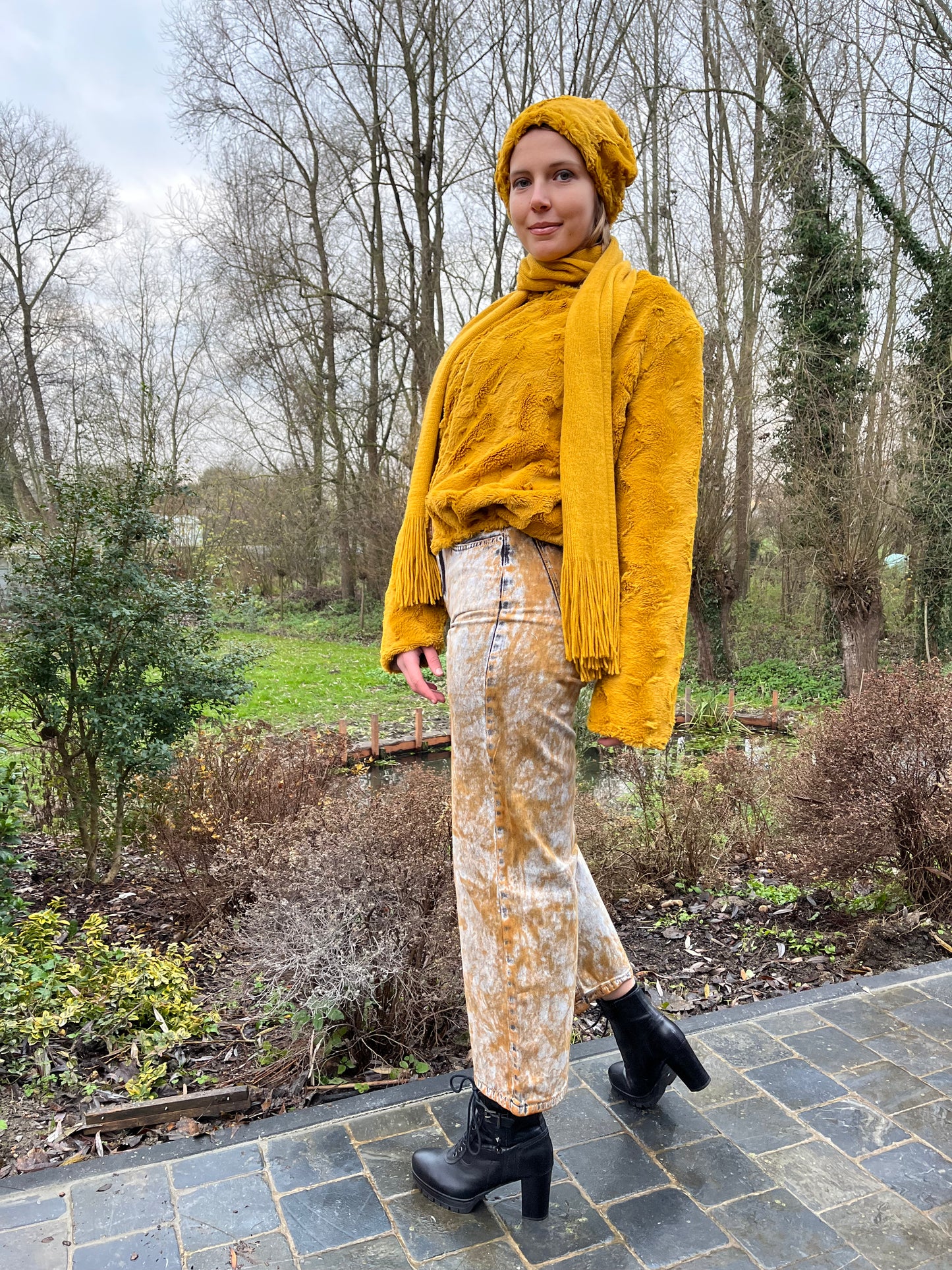 GG013: Metallic Rust Jeans