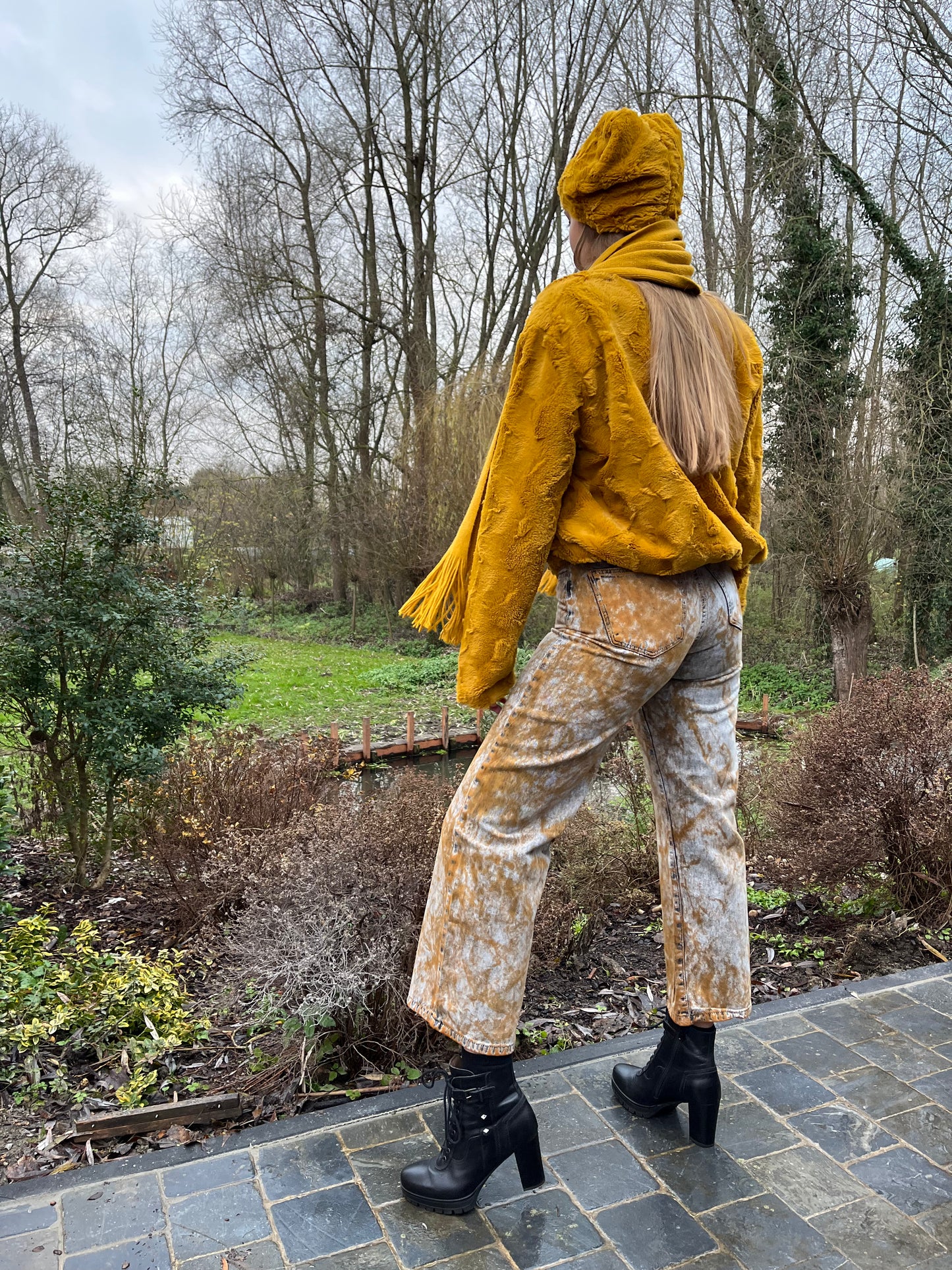 GG013: Metallic Rust Jeans