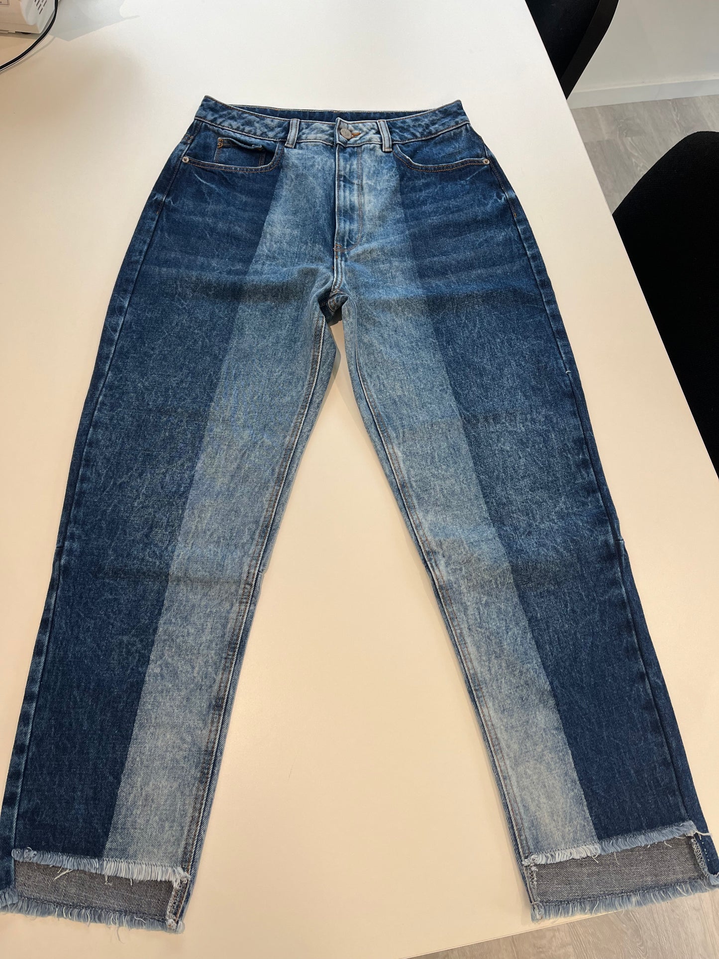GG015: Gradient Vertical Bicolor Jeans